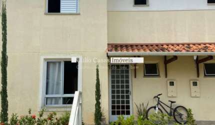 Casa a venda em condomínio com 3 quartos