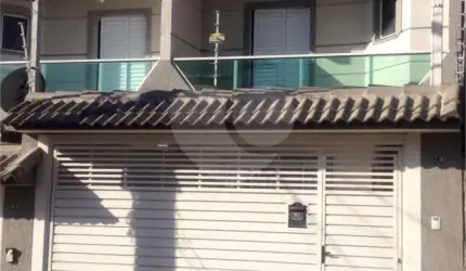 Sobrado com 3 quartos à venda em Parque Vitória - SP