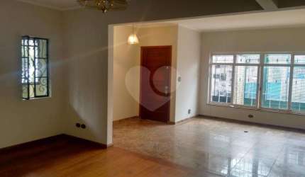 Casa térrea com 3 quartos à venda em Parada Inglesa - SP