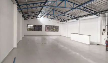 Prédio inteiro à venda em Vila Guilherme - SP