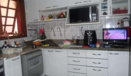 Prédio inteiro com 4 quartos à venda em Água Fria - SP