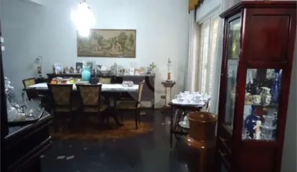 Sobrado com 4 quartos à venda em Santa Teresinha - SP