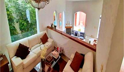 Casa com 4 quartos à venda em Jardim Leonor - SP