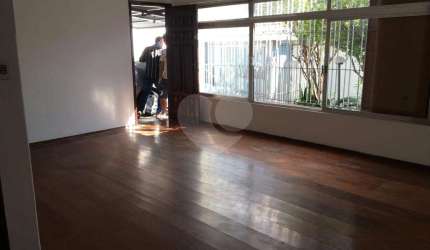Casa térrea com 3 quartos à venda em Vila Romero - SP