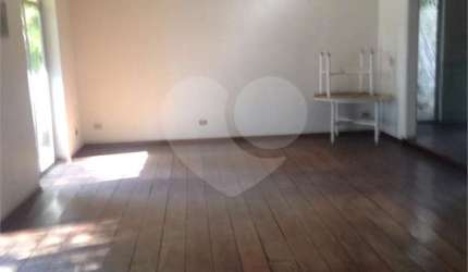 Casa com 4 quartos à venda em Jardim Leonor - SP