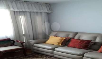 Casa térrea com 3 quartos à venda em Vila Sabrina - SP