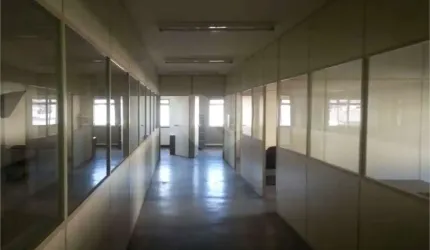 Prédio inteiro à venda em Vila Marieta - SP