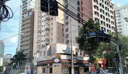 Prédio inteiro à venda em Vila Nova Conceição - SP