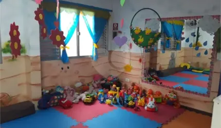 Prédio inteiro à venda em Cidade Líder - SP
