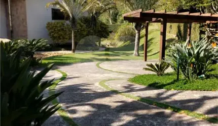 Sobrado com 4 quartos à venda em Roseira - SP