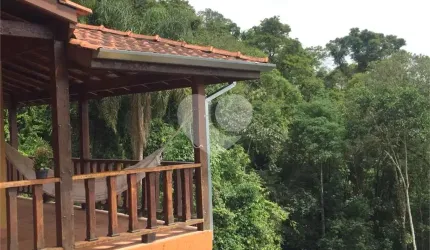 Condomínio com 4 quartos à venda em Caraguatá - SP