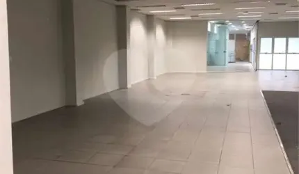 Prédio inteiro à venda ou para locação em Barra Funda - SP