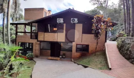 Sobrado com 3 quartos à venda em Roseira - SP