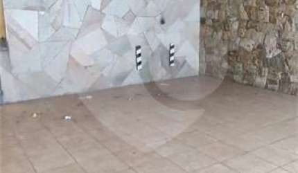 Sobrado com 4 quartos à venda em Parque Vitória - SP