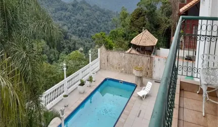 Condomínio com 5 quartos à venda ou para locação em Caraguatá - SP