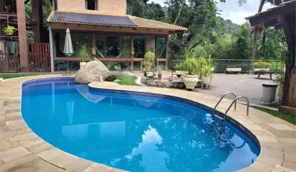 Sobrado com 3 quartos à venda em Roseira - SP