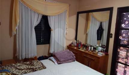 Sobrado com 3 quartos à venda em Chora Menino - SP