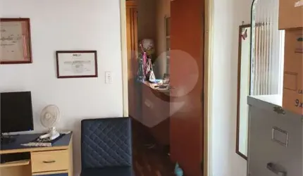 Casa com 4 quartos à venda em Cambuci - SP