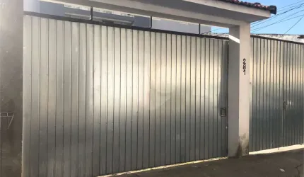 Terreno à venda em Chora Menino - SP