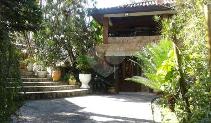 Casa com 4 quartos à venda ou para locação em Cumbari - SP