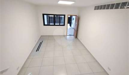 Sobrado à venda em Vila Paiva - SP