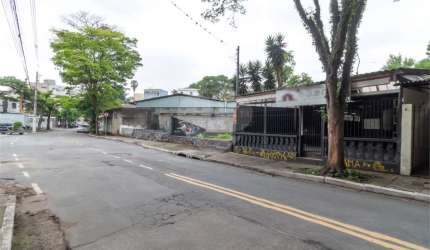 Casa térrea com 2 quartos à venda ou para locação em Tremembé - SP