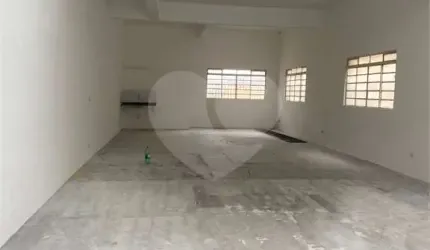 Prédio inteiro à venda em Vila Baruel - SP