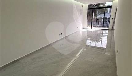 Sobrado com 3 quartos à venda em Vila Constança - SP