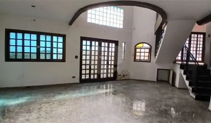 Sobrado com 4 quartos à venda em Água Fria - SP