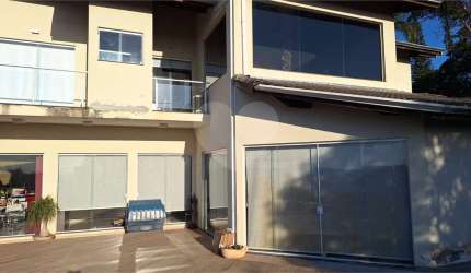 Sobrado com 3 quartos à venda ou para locação em Roseira - SP