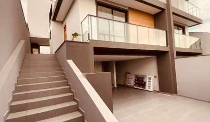 Triplex no bairro Costa e Silva