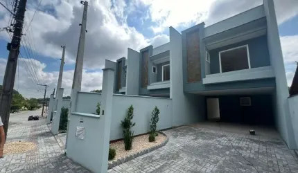Sobrado geminado no São Marcos.