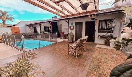 Casa com 4 quartos à venda no Bom Retiro, Joinville , 187 m2 por R$ 980.000