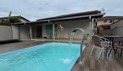 Casa Baixa Averbada com Piscina - Guanabara