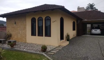 CASA ESQUINA BAIRRO SANTA CATARINA
