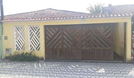 2 casas em um mesmo terreno na primeira quadra da praia