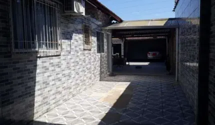 Casa lote inteiro próximo da praia