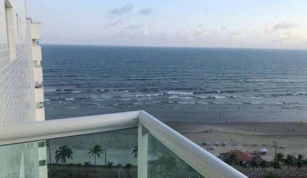 Apartamento novinho com vista para o mar