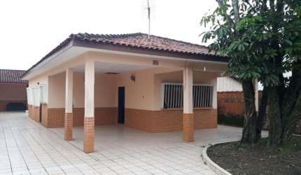 CASA 3 DORMITÓRIOS COM EDÍCULA NA PRIMEIRA QUADRA DA PRAIA
