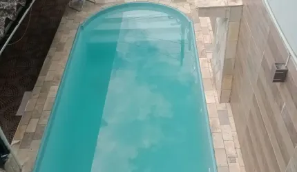 CASA COM PISCINA À 400 METROS DA PRAIA