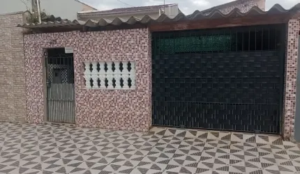 CASA À 400 METROS DA PRAIA