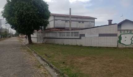 SOBRADO 4 DORMITÓRIOS NA PRIMEIRA QUADRA DA PRAIA