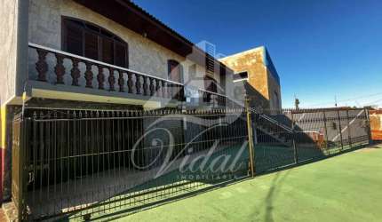 SOBRADO COM PISCINA A VENDA NO BOM SUCESSO