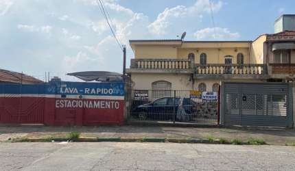 Sobrado com grande terreno para venda na Vila Maria