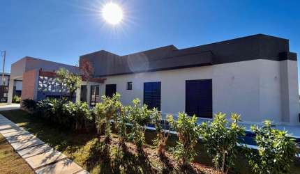 Condomínio Portal da Serra Casa NOVA  Térrea com 3 suítes e Piscina