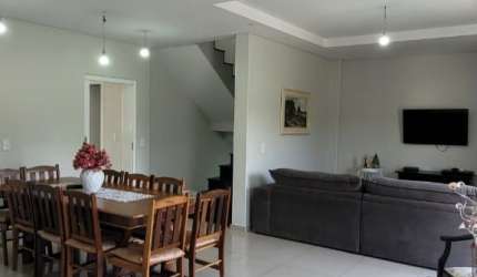 Residencial dos Lagos Casa com 4 Suítes, Escritório e 5 vagas, OCASIÃO! Zona Sul Bragança