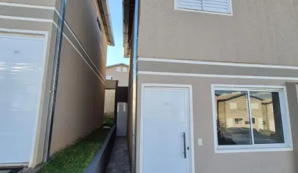 Condomínio Parque das Cerejeiras Sobrado com 3 quartos, 2 banheiros