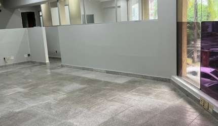 Centro Empresarial - Art Center – com recepção, mezanino com 4 salas ... 110m²