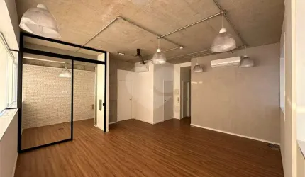 Sala comercial com copa e vaga de garagem no Ibirapuera.