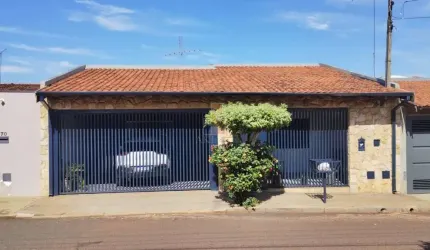 Casa para venda em Vila Coralina de 214.00m² com 4 Quartos, 1 Suite e 3 Garagens